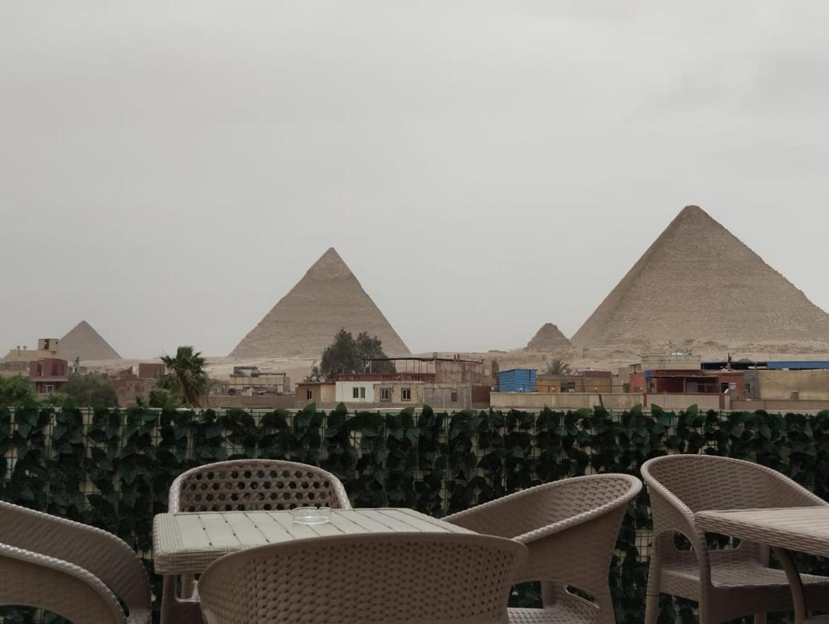 Bed and Breakfast Three Golden Pyramids à Le Caire Extérieur photo